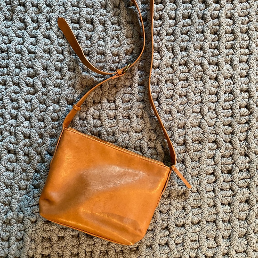 Universal thread purse